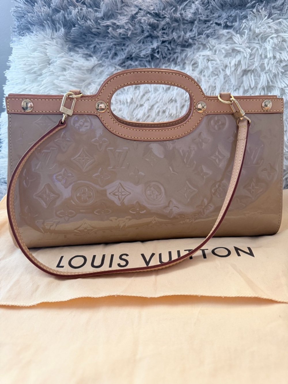 Louis Vuitton Vernis Patent Leather Taupe Shoulder Bag with Top Handle
